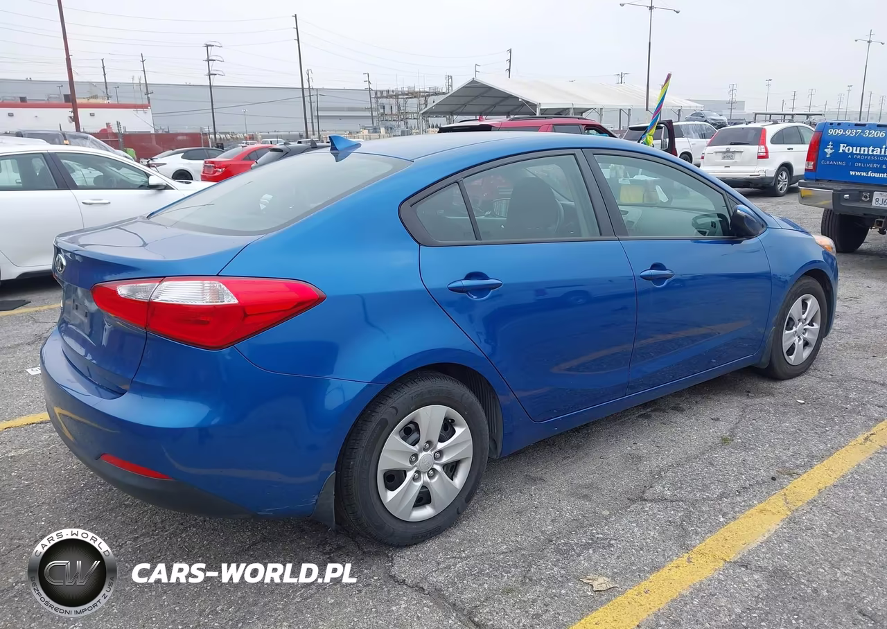 2015 Kia Forte Lx VIN:KNAFX4A62F5288631 - 4