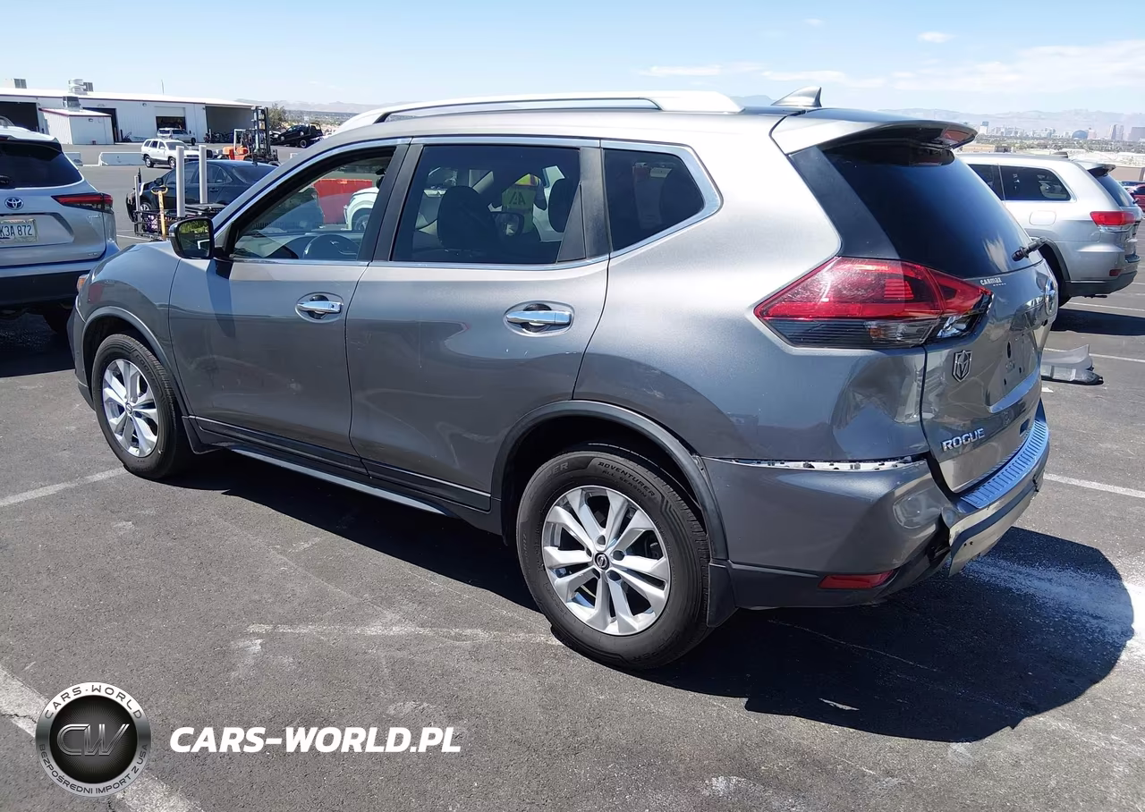 2018 Nissan Rogue S VIN:5N1AT2MT1JC825911 - 3