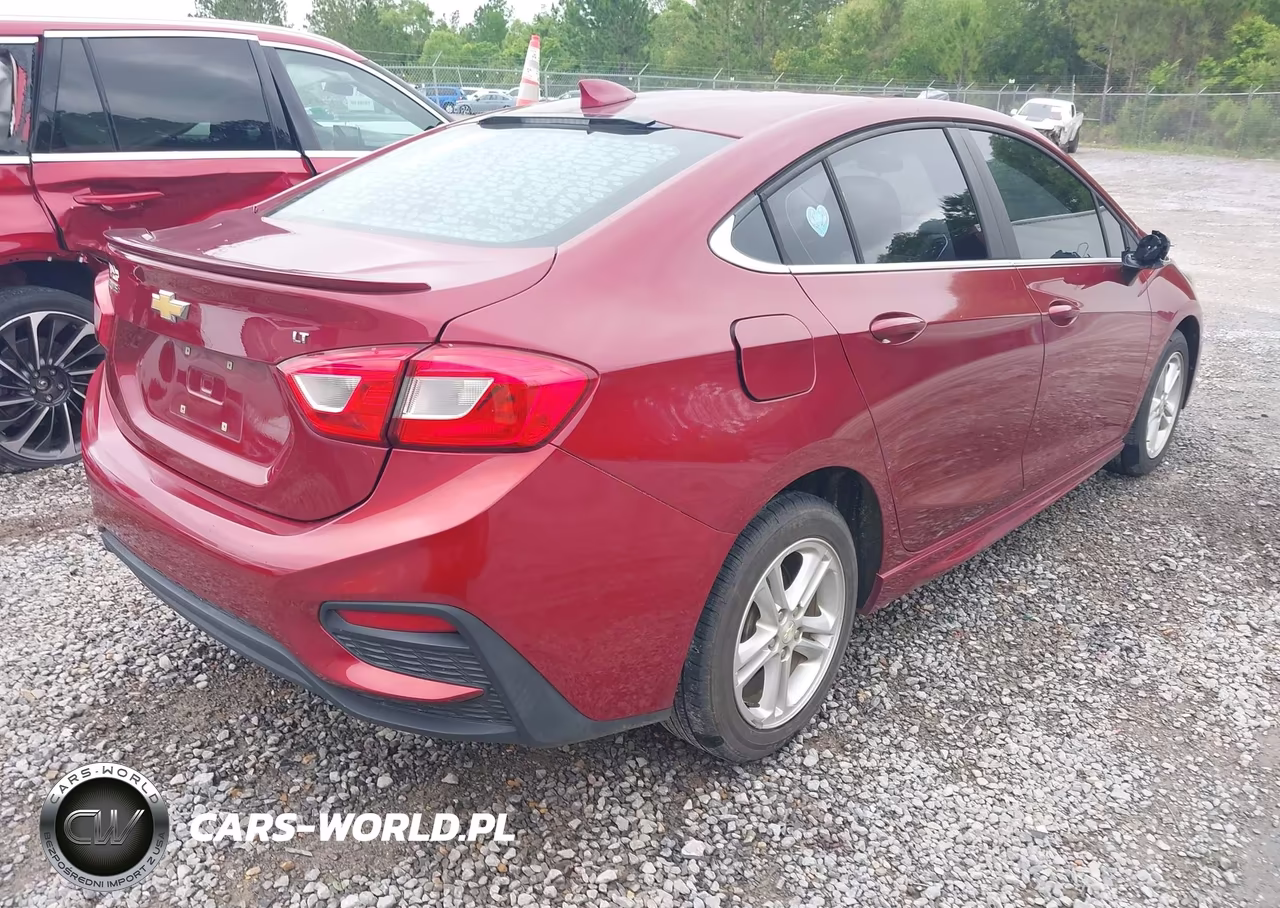 2018 Chevrolet Cruze Lt Auto VIN:1G1BE5SM8J7138815 - 4