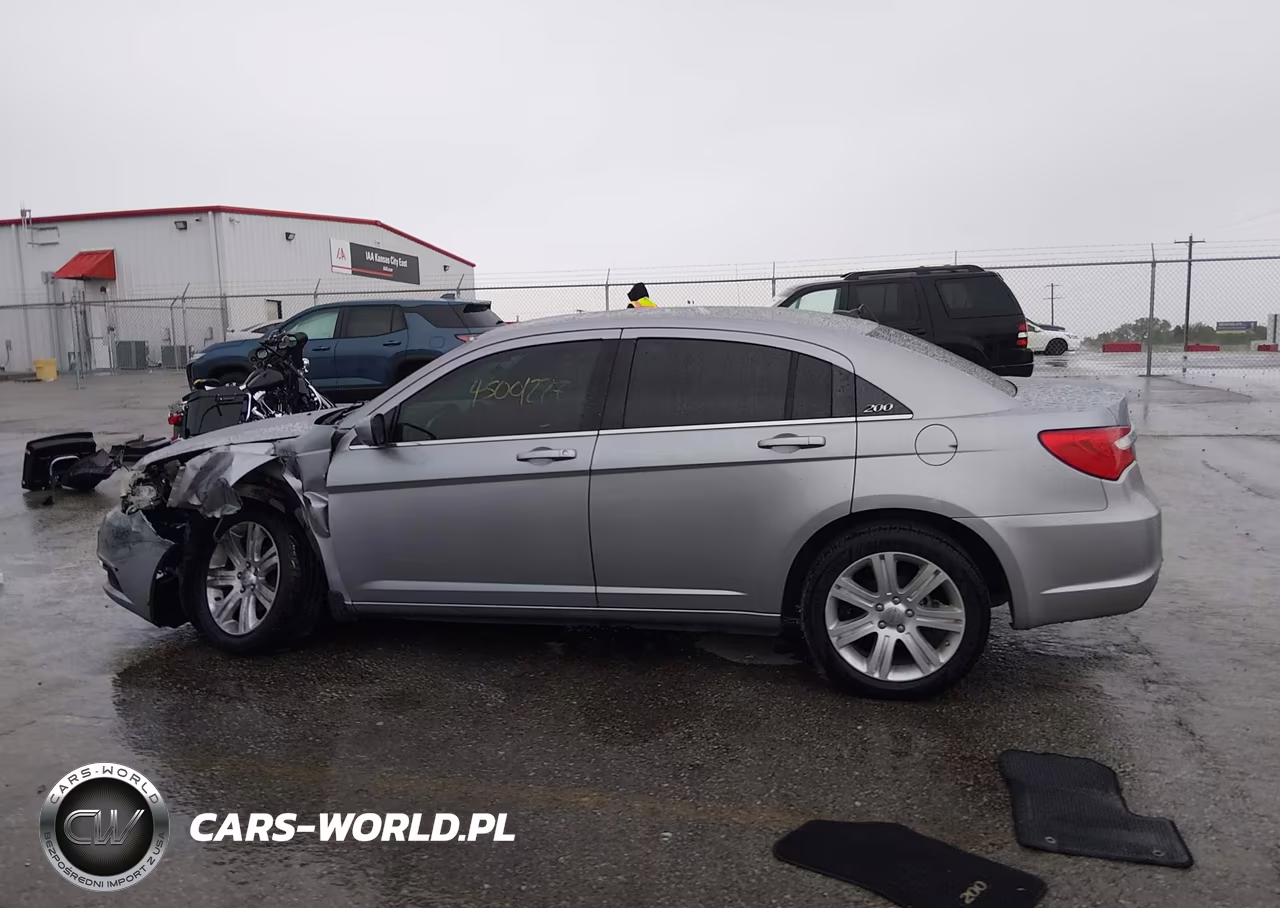 2013 Chrysler 200 Touring VIN:1C3CCBBB0DN694796 - 13