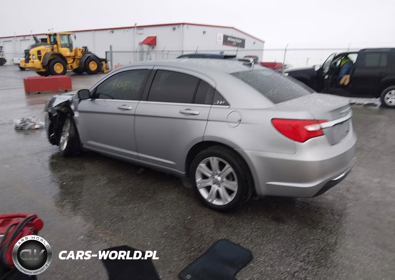 2013 Chrysler 200 Touring VIN:1C3CCBBB0DN694796 - 3