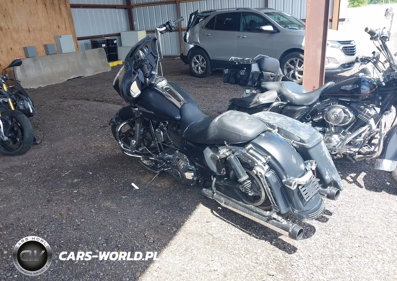2014 Harley-Davidson Flhx Street Glide VIN:1HD1KBM19EB612351 - 3