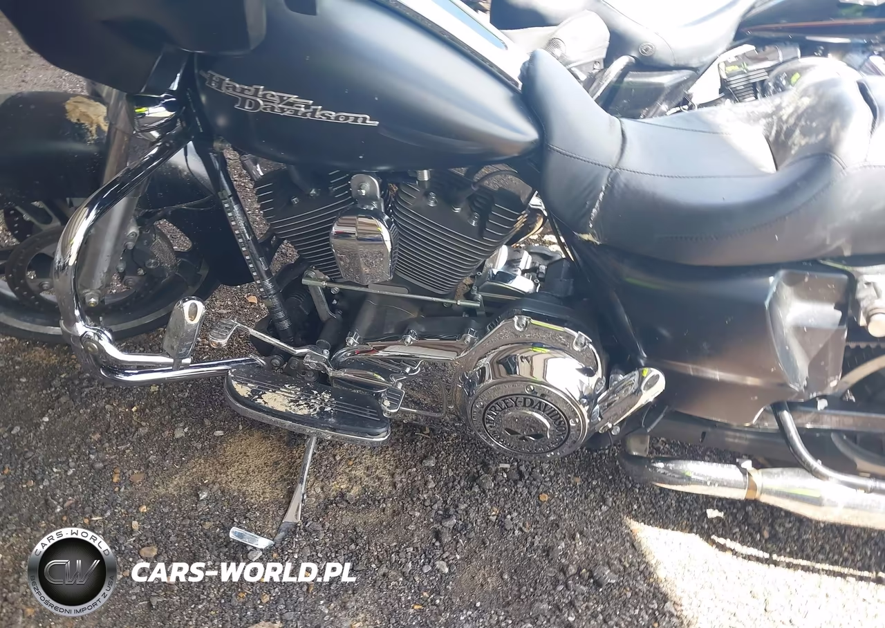 2014 Harley-Davidson Flhx Street Glide VIN:1HD1KBM19EB612351 - 9