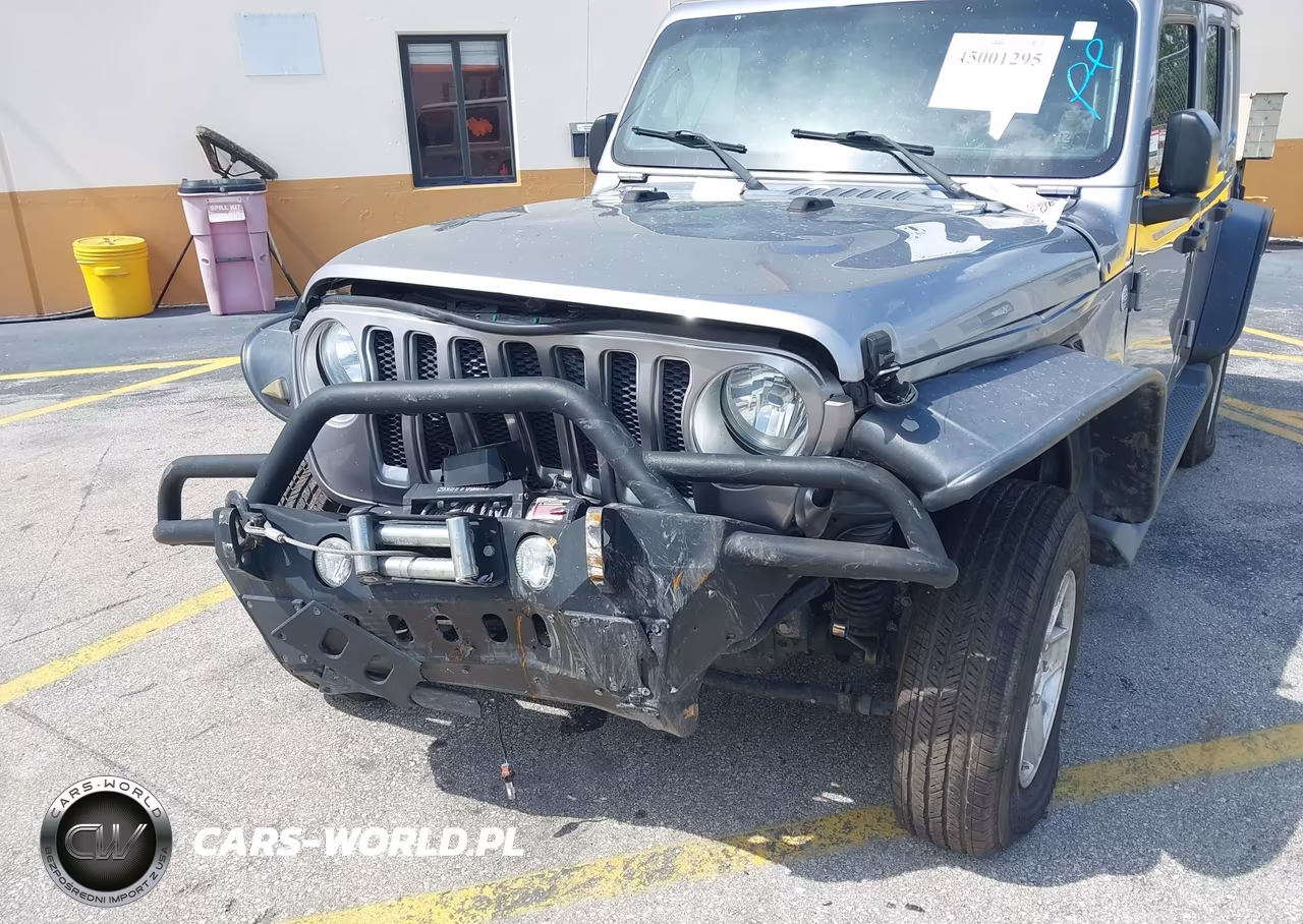 2018 Jeep Wrangler Unlimited Sahara 4X4 VIN:1C4HJXEG3JW215935 - 6