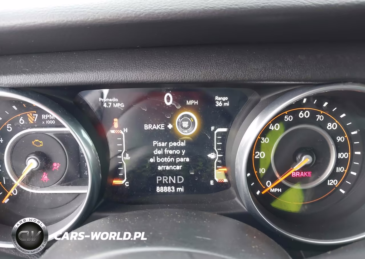 2018 Jeep Wrangler Unlimited Sahara 4X4 VIN:1C4HJXEG3JW215935 - 7