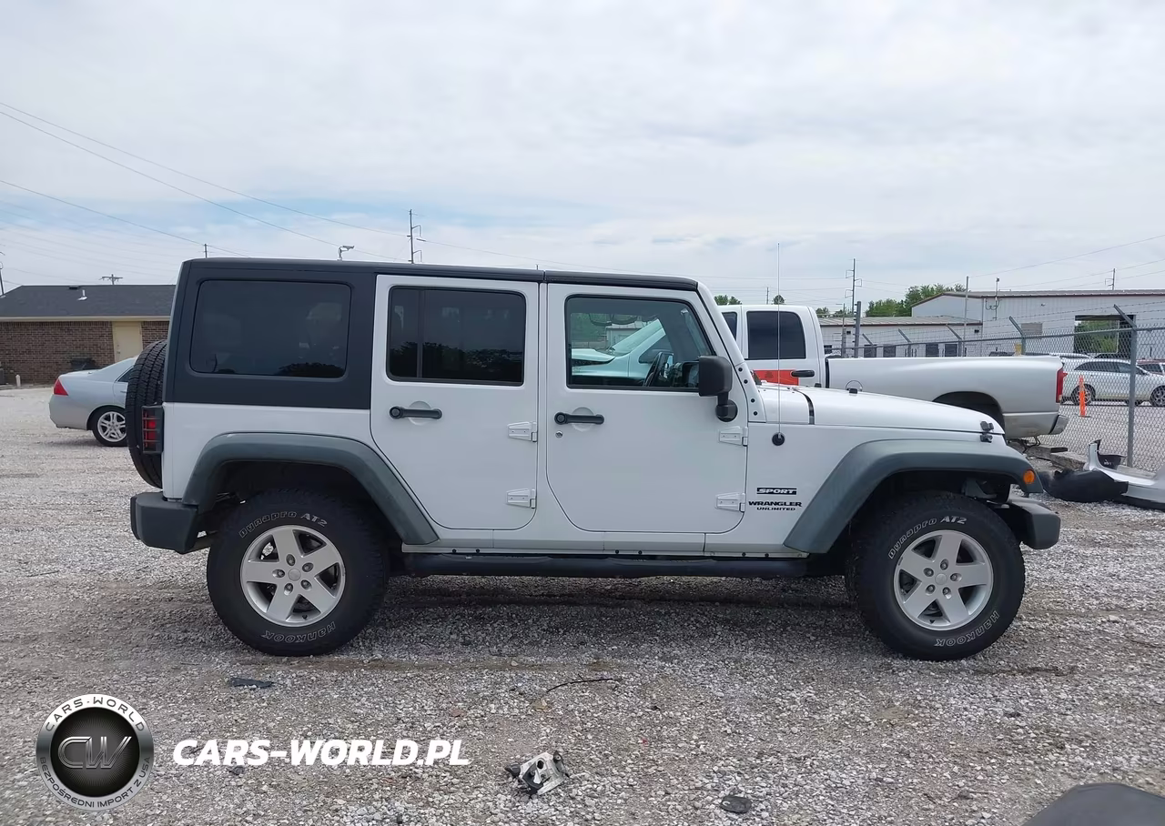 2011 Jeep Wrangler Unlimited Sport VIN:1J4BA3H11BL616502 - 13