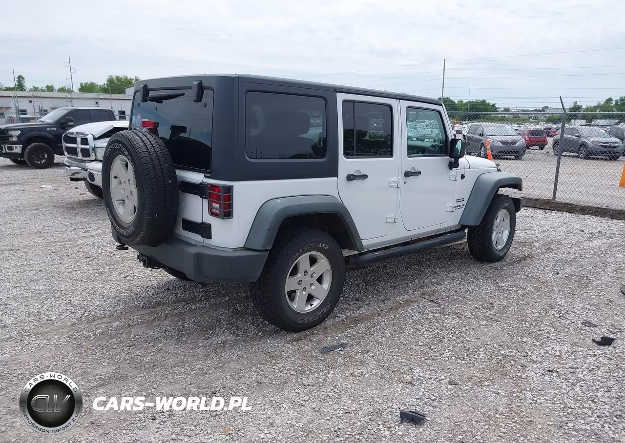 2011 Jeep Wrangler Unlimited Sport VIN:1J4BA3H11BL616502 - 4