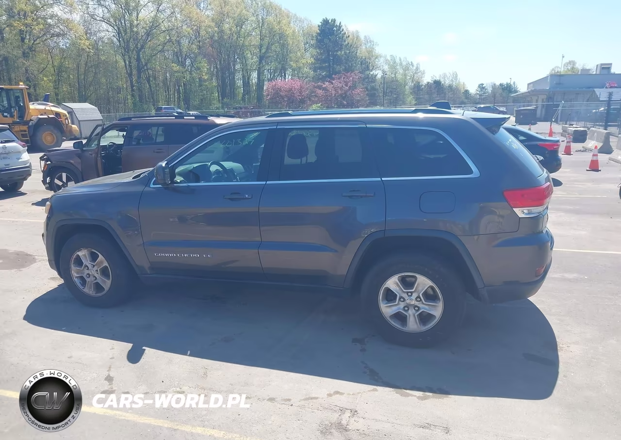 2014 Jeep Grand Cherokee Laredo VIN:1C4RJFAG1EC270265 - 14