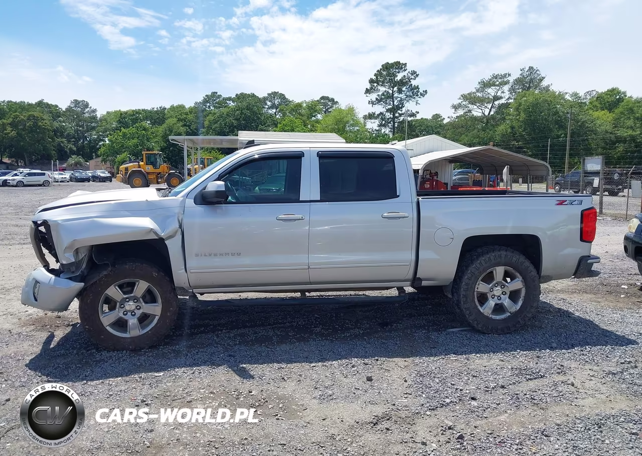 2018 Chevrolet Silverado 1500 2Lt VIN:3GCUKREC6JG413122 - 13