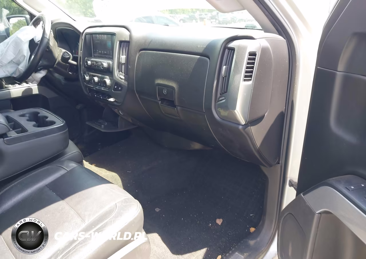 2018 Chevrolet Silverado 1500 2Lt VIN:3GCUKREC6JG413122 - 5