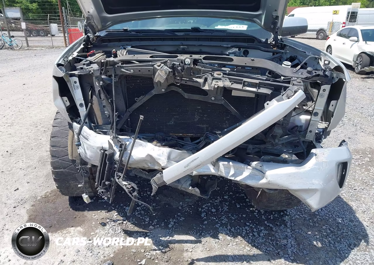 2018 Chevrolet Silverado 1500 2Lt VIN:3GCUKREC6JG413122 - 6