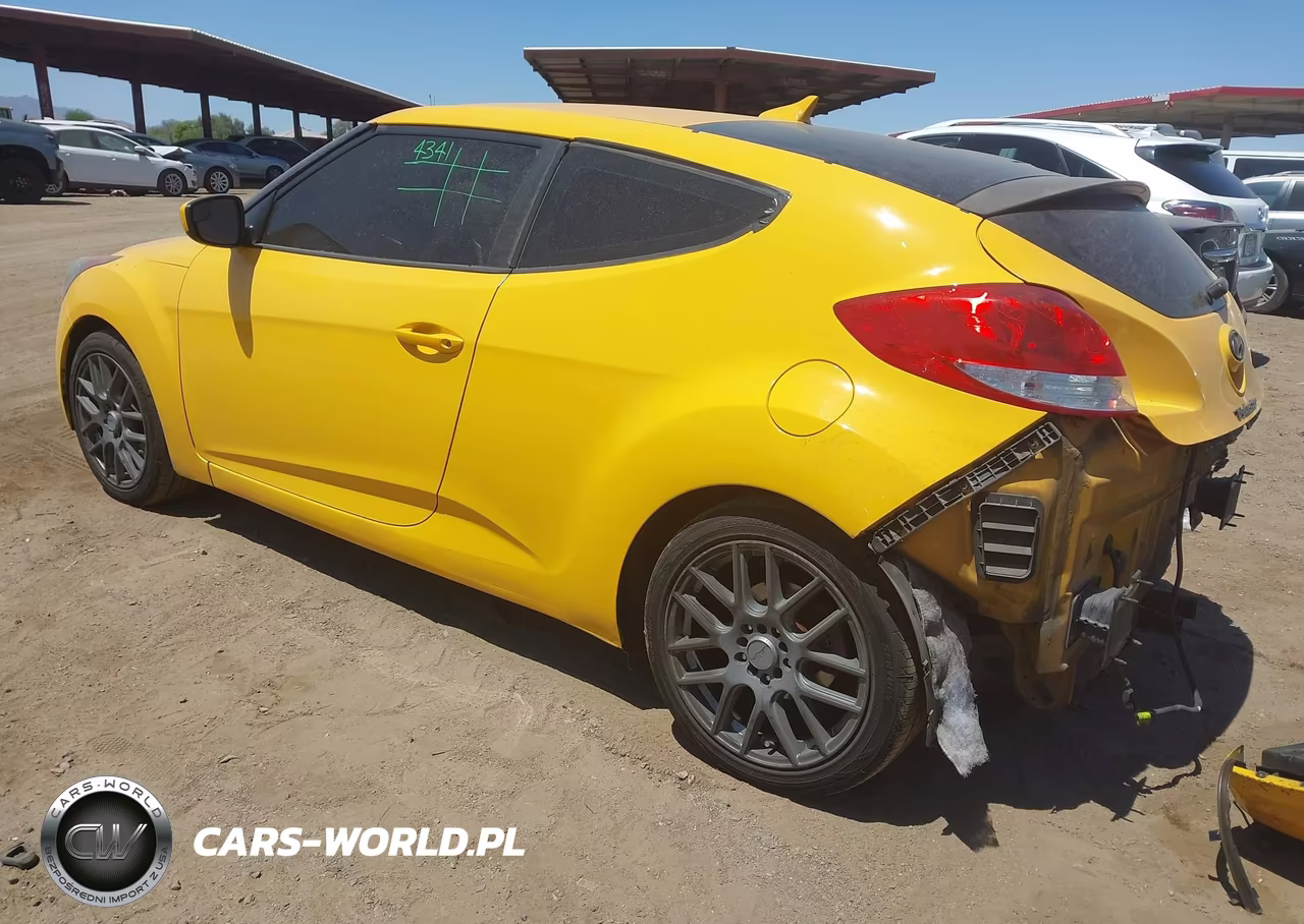 2016 Hyundai Veloster VIN:KMHTC6AD3GU264837 - 3