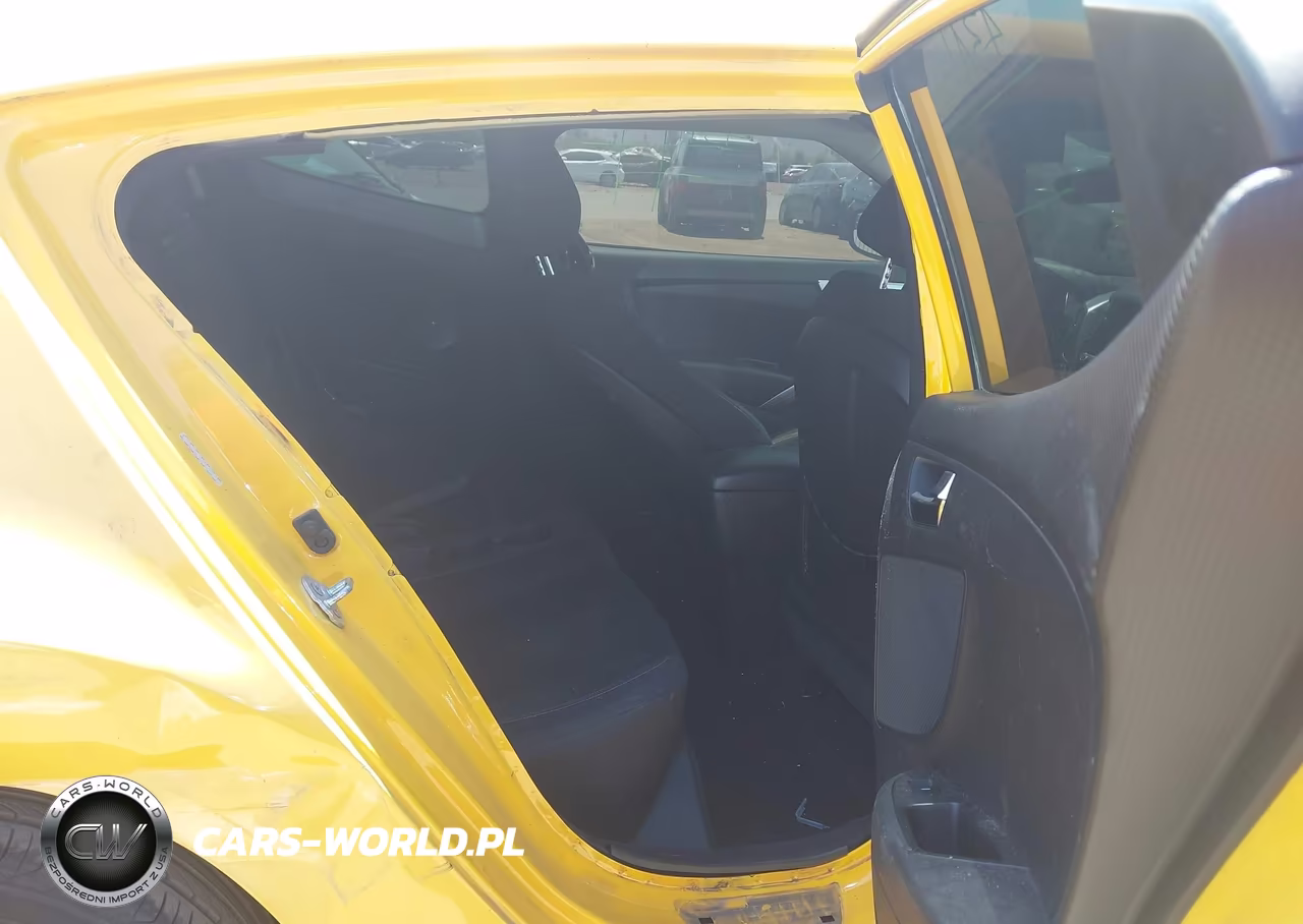 2016 Hyundai Veloster VIN:KMHTC6AD3GU264837 - 8