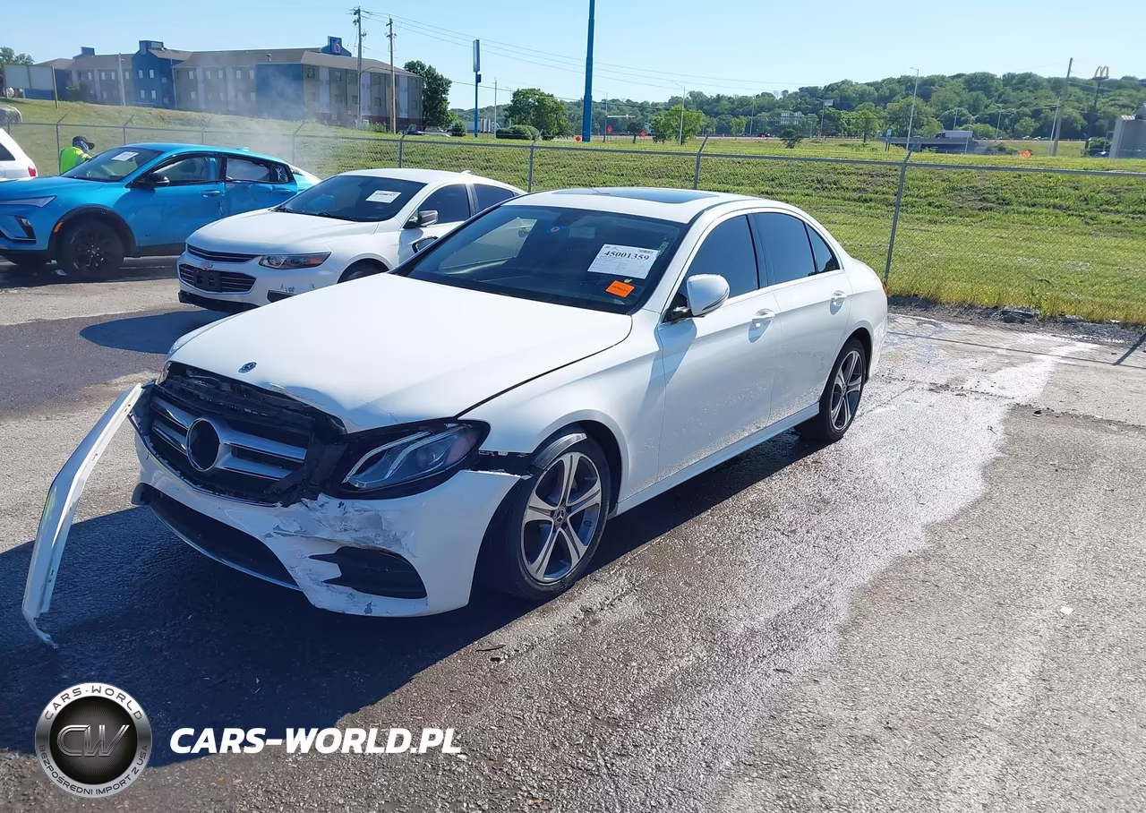 2019 Mercedes-Benz E 300 VIN:WDDZF4JB6KA688229 - 2