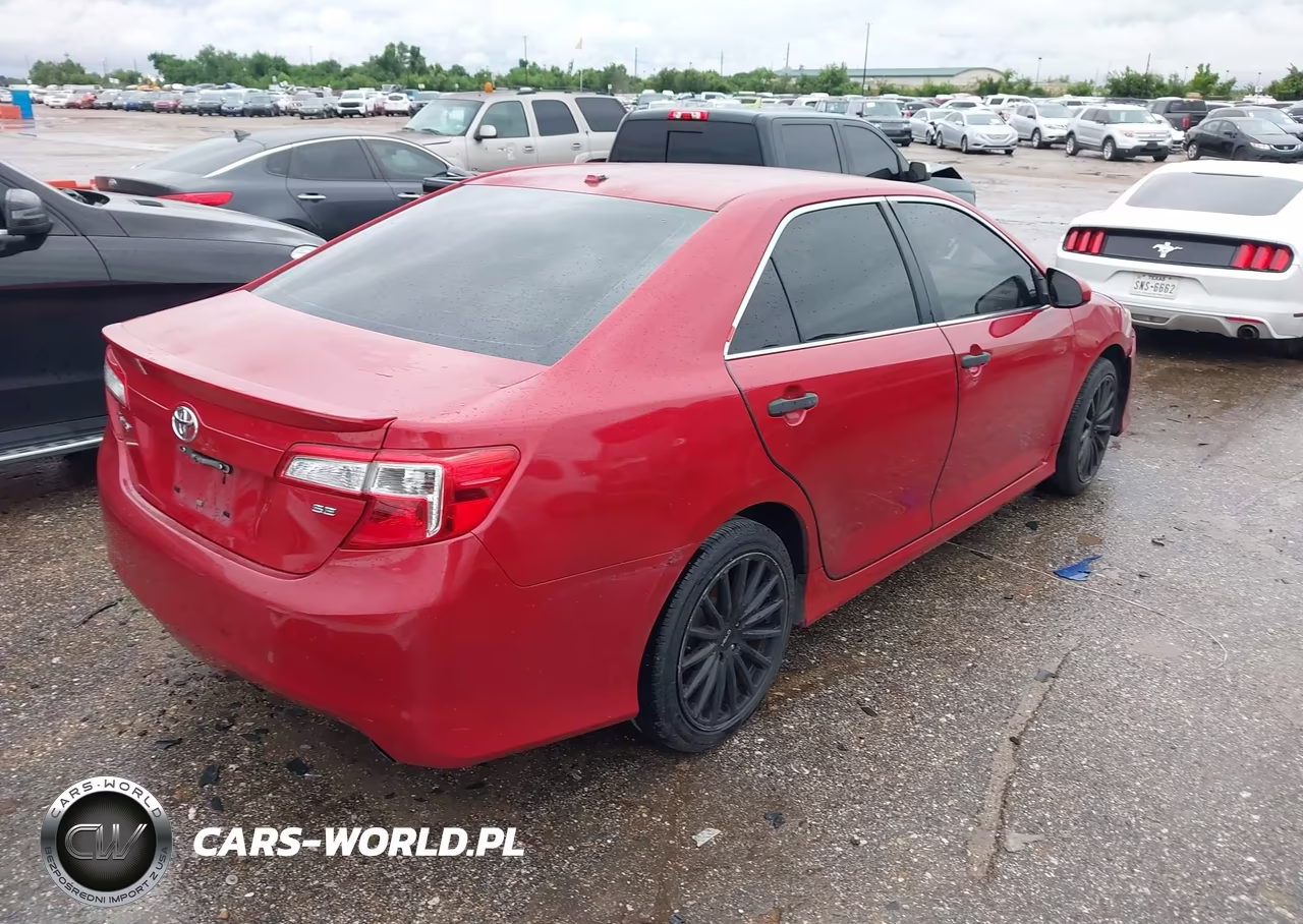2014 Toyota Camry Se VIN:4T1BF1FK0EU729519 - 4