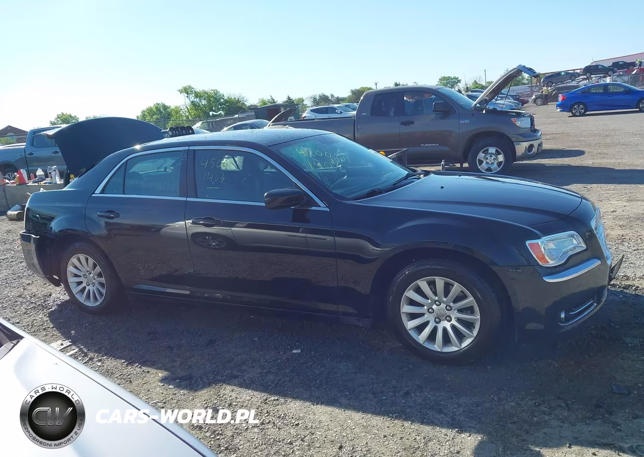 2013 Chrysler 300 Motown VIN:2C3CCAAG2DH533141 - 13