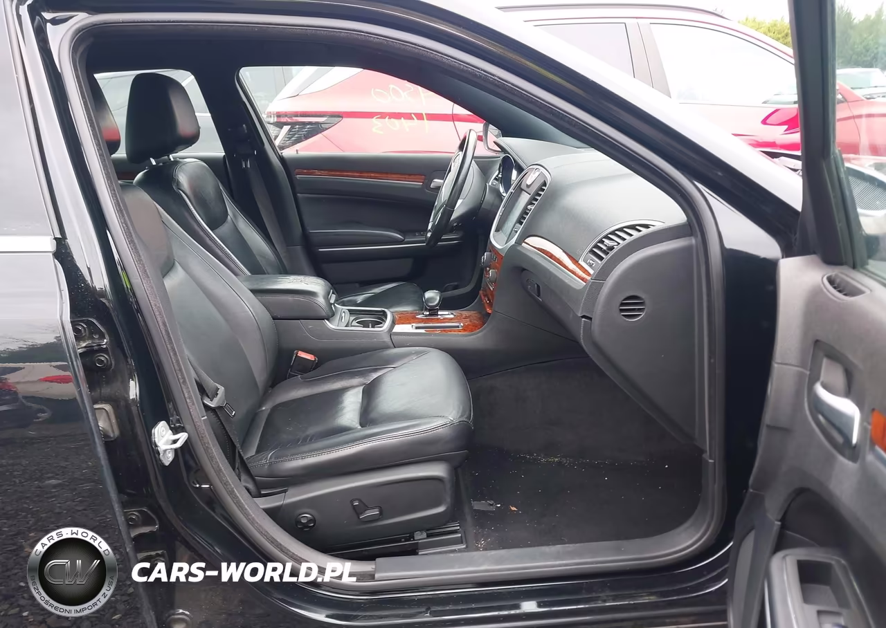 2013 Chrysler 300 Motown VIN:2C3CCAAG2DH533141 - 5