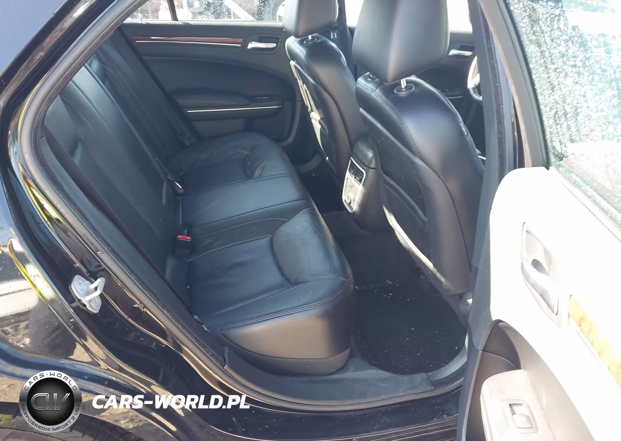 2013 Chrysler 300 Motown VIN:2C3CCAAG2DH533141 - 8