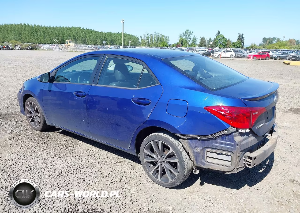 2017 Toyota Corolla Se VIN:2T1BURHE9HC930403 - 3