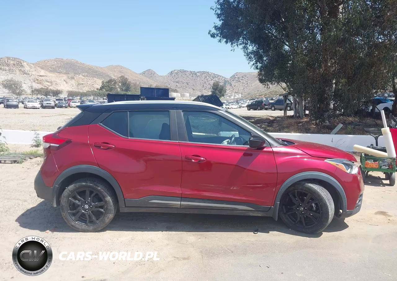 2019 Nissan Kicks Sr VIN:3N1CP5CU7KL549031 - 13