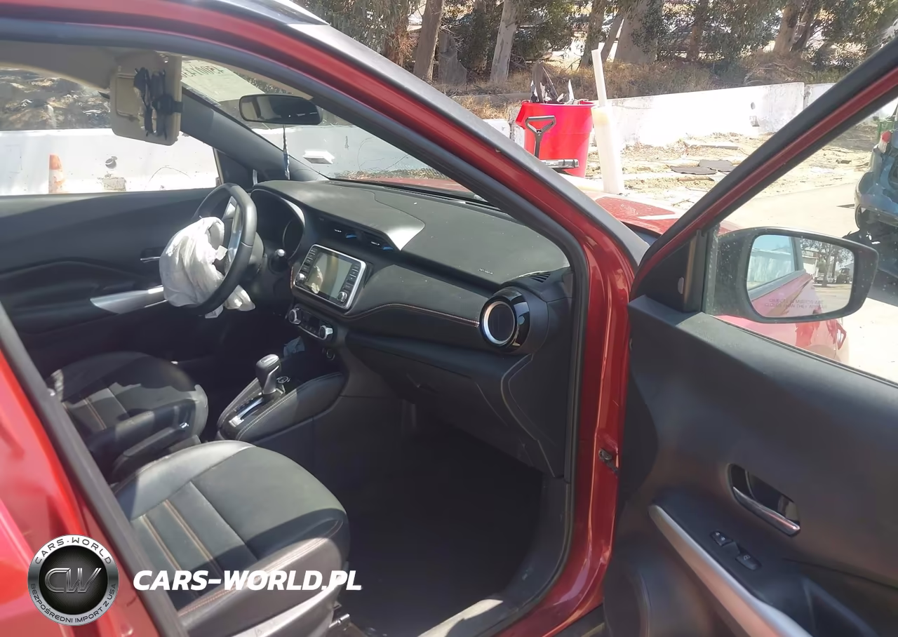2019 Nissan Kicks Sr VIN:3N1CP5CU7KL549031 - 5