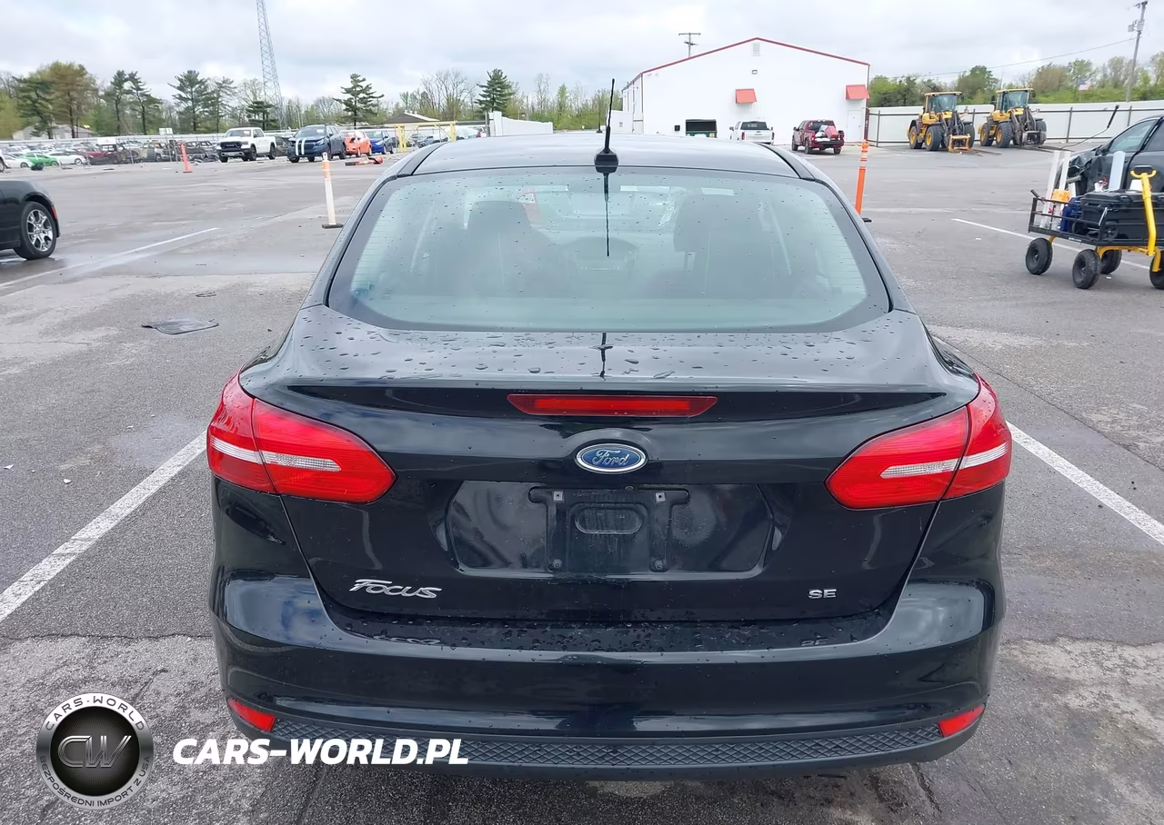 2018 Ford Focus Se VIN:1FADP3F29JL229015 - 16
