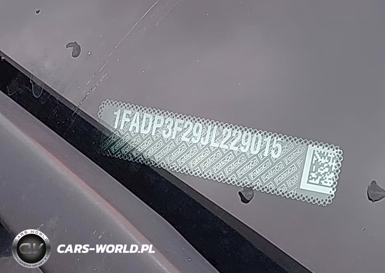 2018 Ford Focus Se VIN:1FADP3F29JL229015 - 9