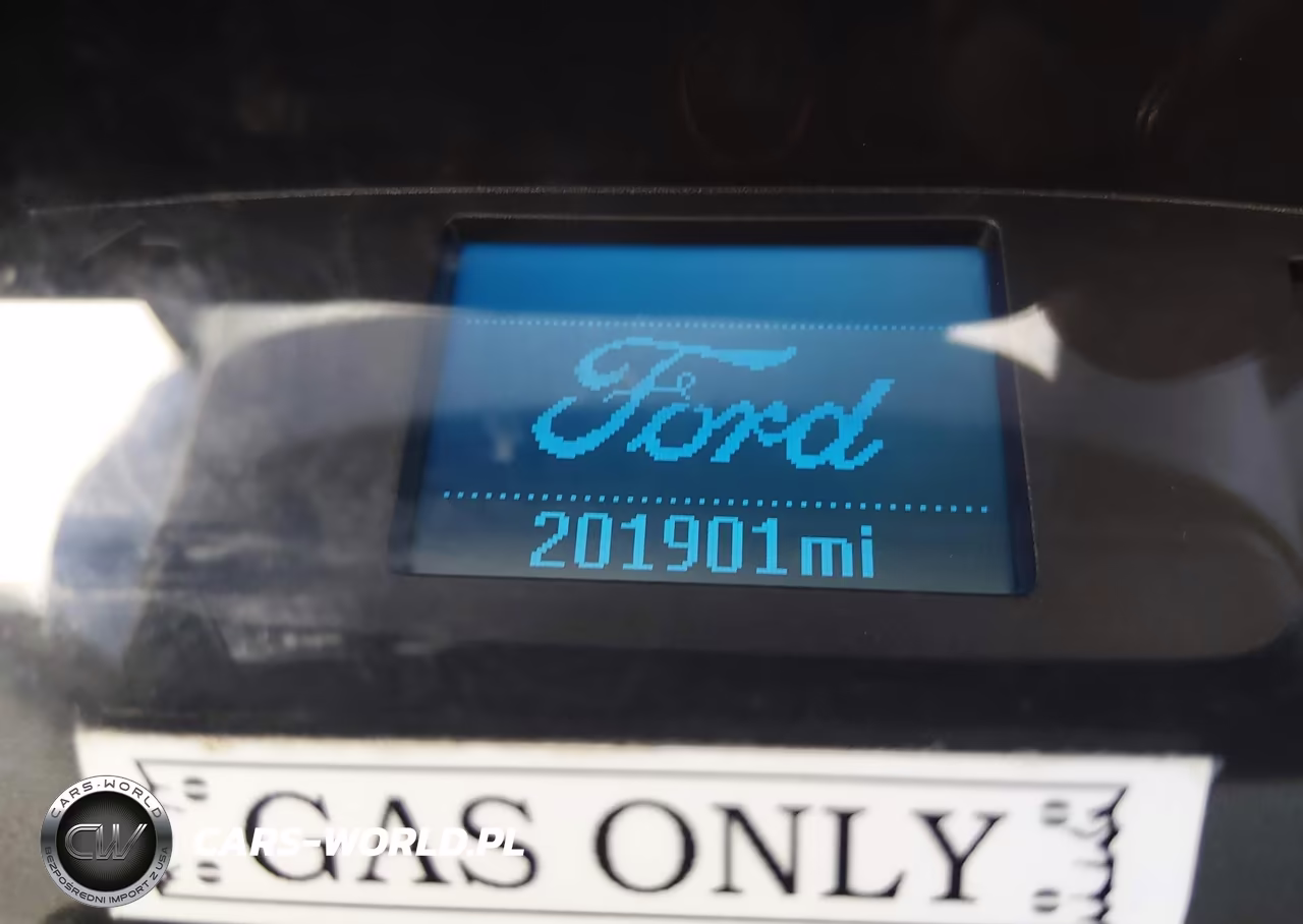 2018 Ford Transit-250 VIN:1FDYR2CM7JKB22410 - 15