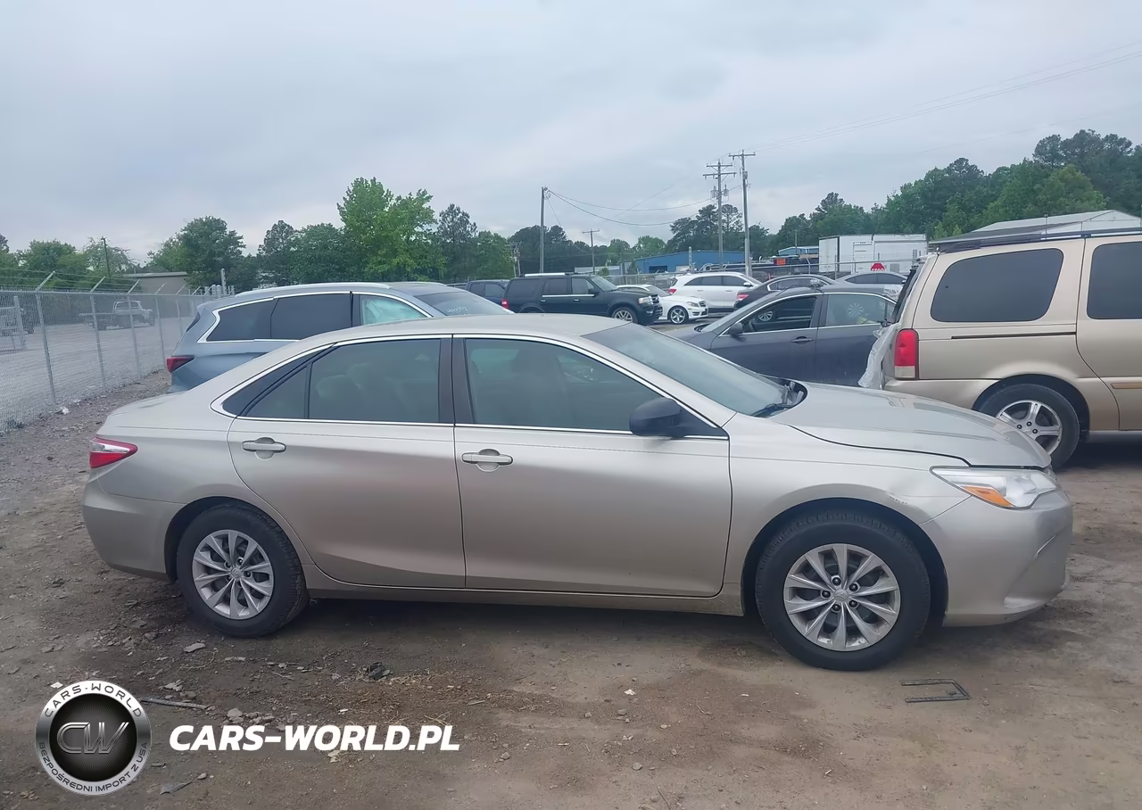 2017 Toyota Camry Le VIN:4T1BF1FK6HU369385 - 13