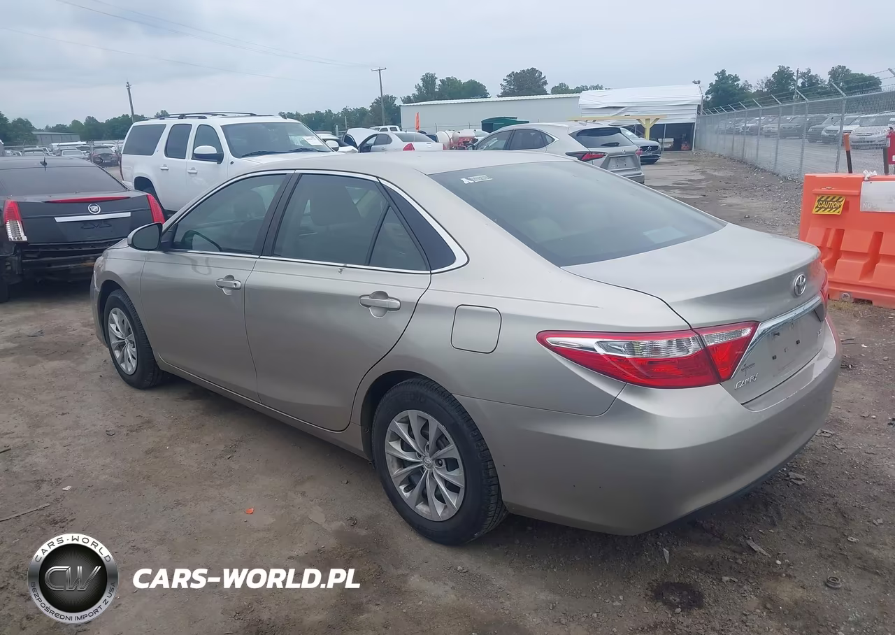 2017 Toyota Camry Le VIN:4T1BF1FK6HU369385 - 3