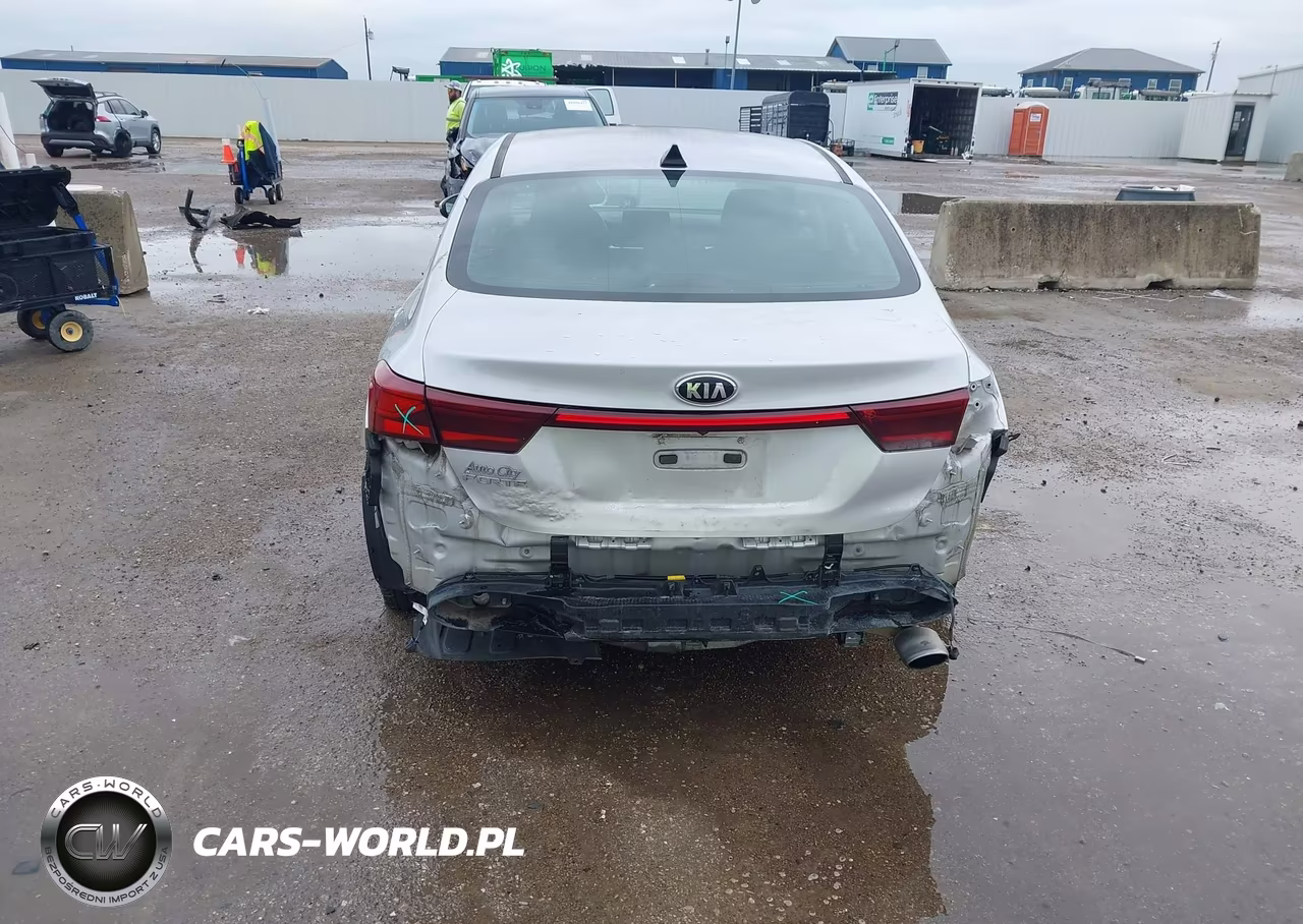 2019 Kia Forte Lxs VIN:3KPF24AD5KE051243 - 16