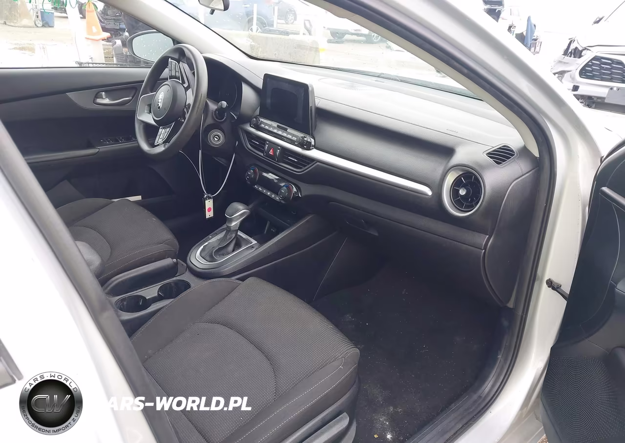 2019 Kia Forte Lxs VIN:3KPF24AD5KE051243 - 5