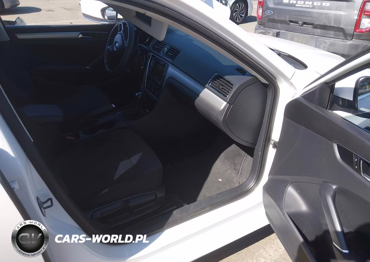 2017 Volkswagen Passat 1.8T S VIN:1VWAT7A36HC043147 - 5