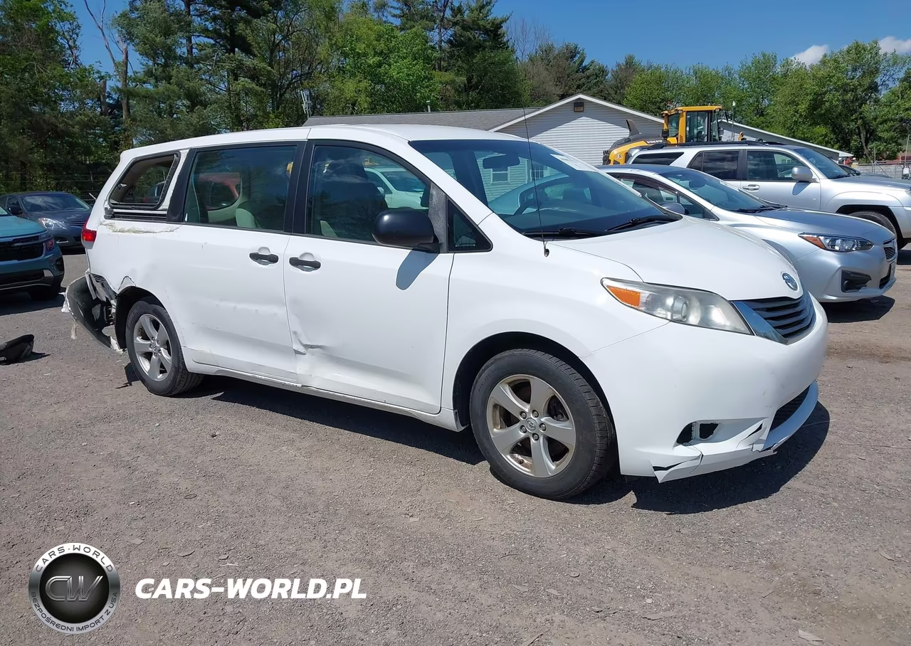2013 Toyota Sienna L V6 7 Passenger – zdjęcie 1 z 17