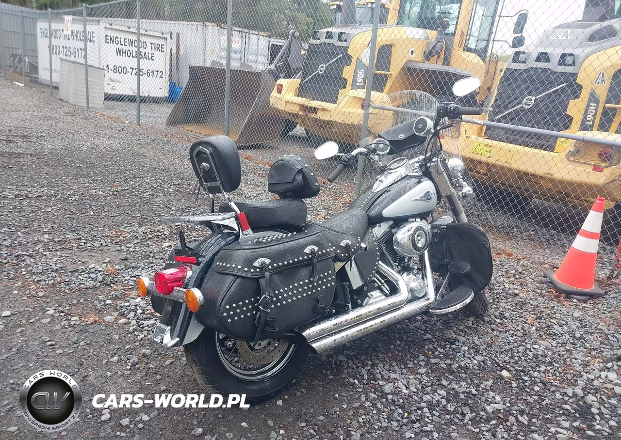 2013 Harley-Davidson Flstc Heritage Softail Classic VIN:1HD1BWV18DB013400 - 4