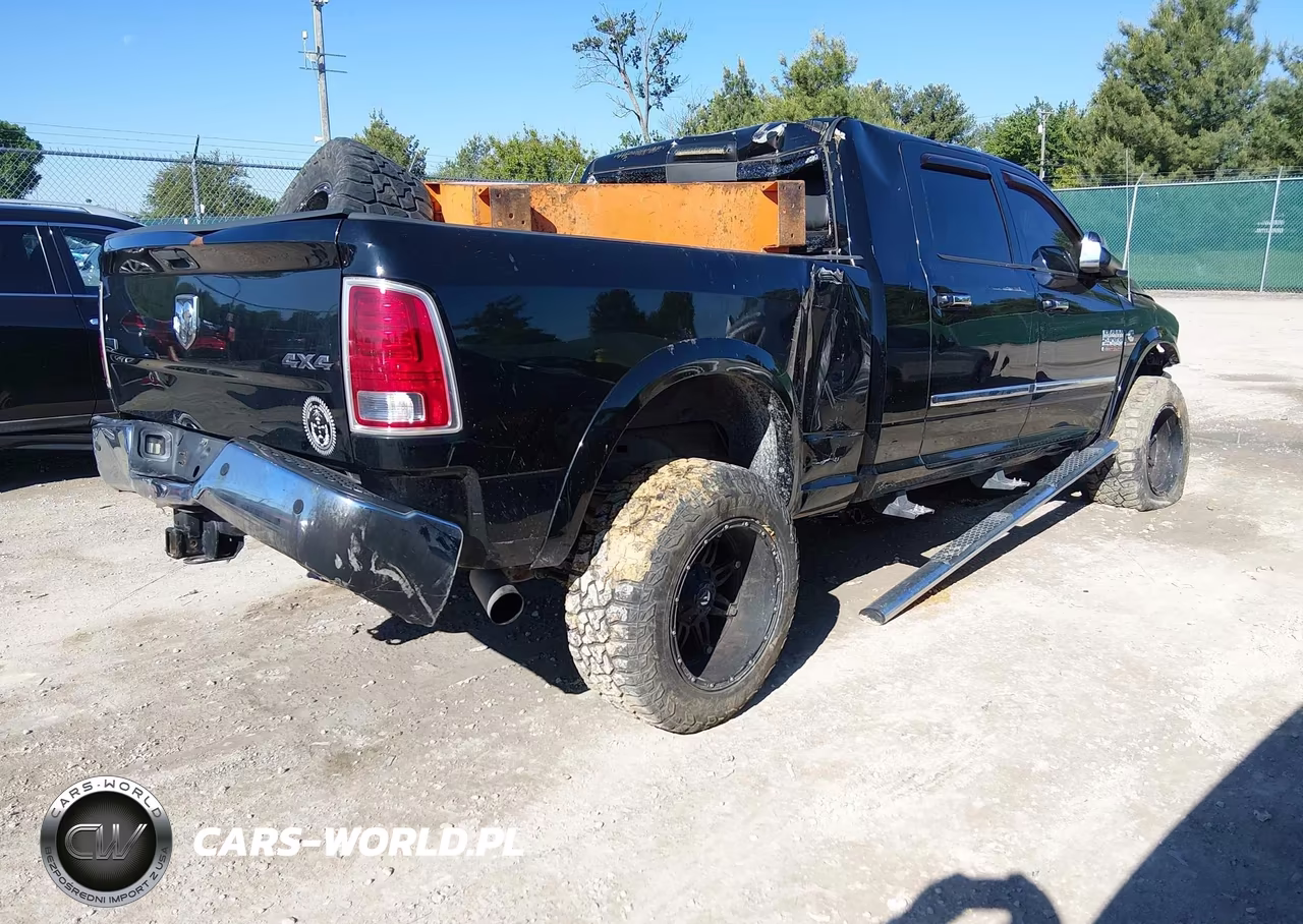 2014 Ram 2500 Laramie VIN:3C6UR5NL9EG284004 - 4
