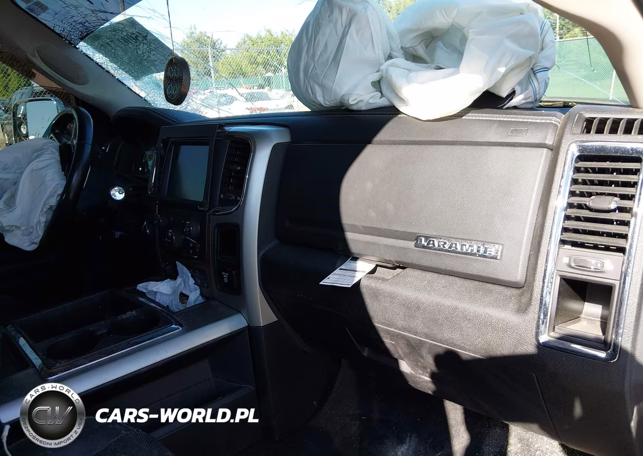 2014 Ram 2500 Laramie VIN:3C6UR5NL9EG284004 - 5
