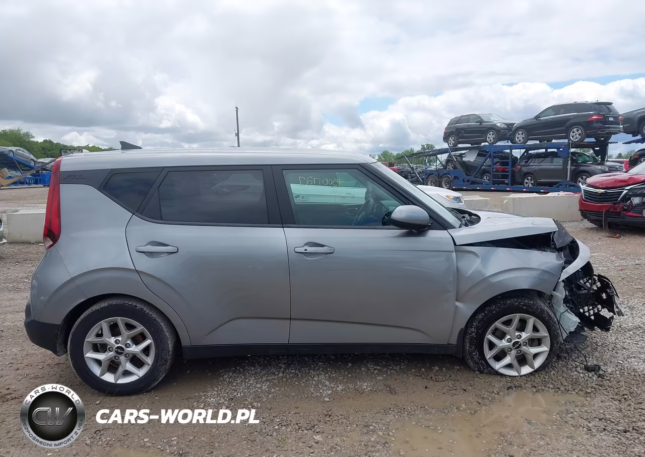 2022 Kia Soul S VIN:KNDJ23AU9N7829522 - 13