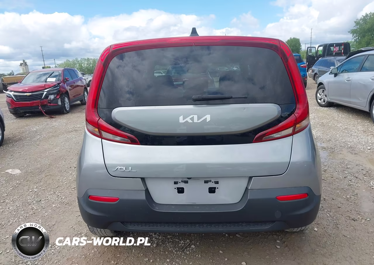 2022 Kia Soul S VIN:KNDJ23AU9N7829522 - 16