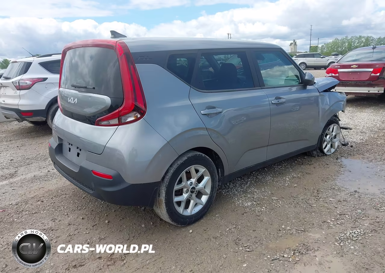 2022 Kia Soul S VIN:KNDJ23AU9N7829522 - 4