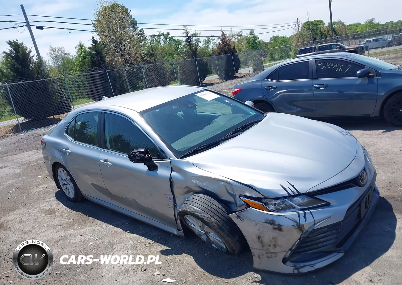 2023 Toyota Camry Le – zdjęcie 1 z 16