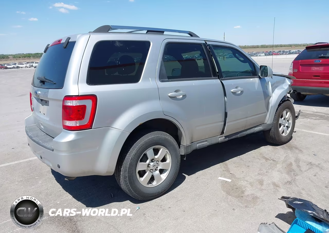 2010 Ford Escape Limited VIN:1FMCU0E79AKC88965 - 4