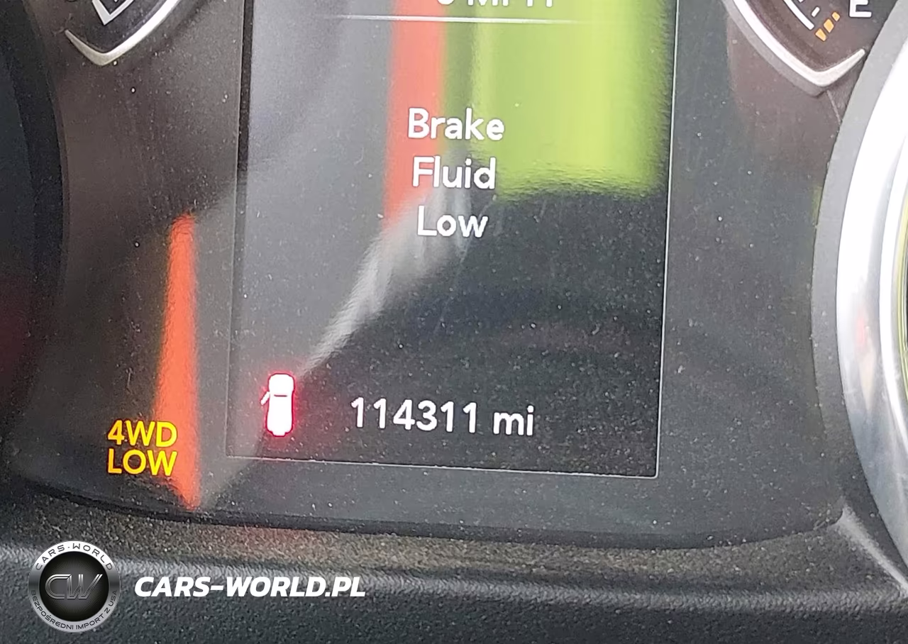 2019 Jeep Wrangler Unlimited Sport S 4X4 VIN:1C4HJXDN1KW592815 - 15