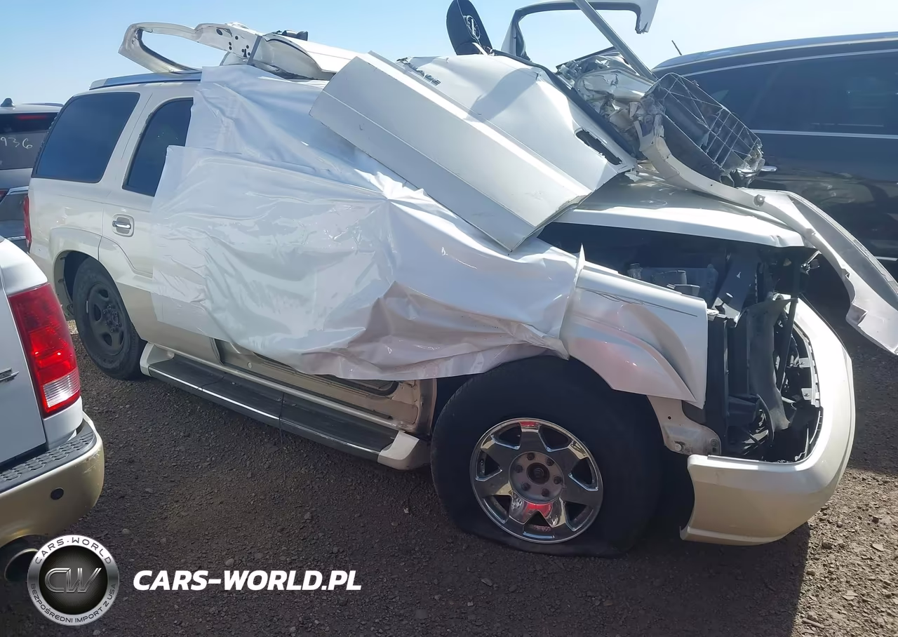 2004 Cadillac Escalade Standard
