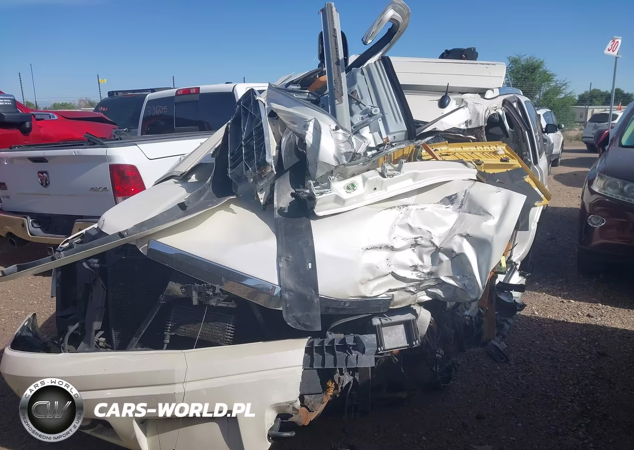 2004 Cadillac Escalade Standard VIN:1GYEK63N14R319896 - 13