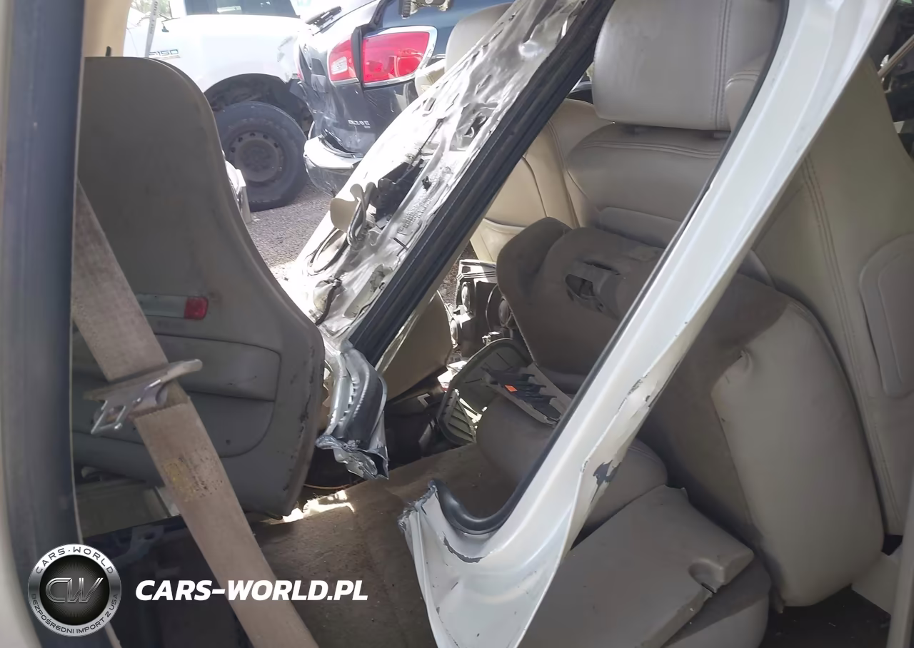2004 Cadillac Escalade Standard VIN:1GYEK63N14R319896 - 8