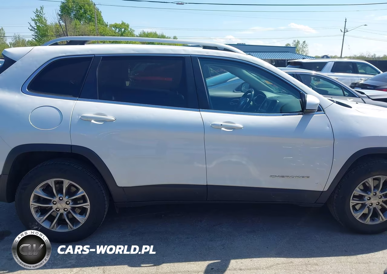 2020 Jeep Cherokee Latitude Plus 4X4 VIN:1C4PJMLB8LD513641 - 13