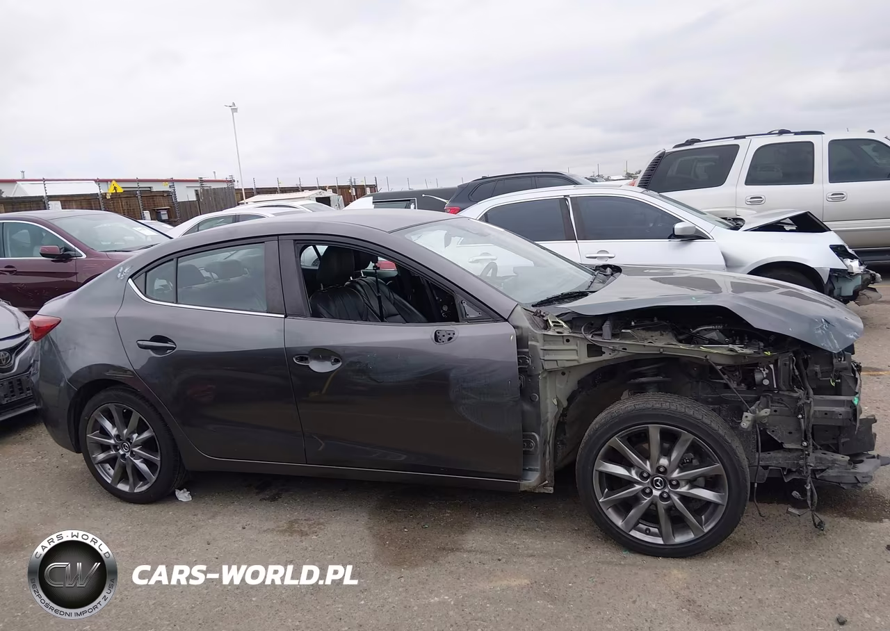 2018 Mazda Mazda3 Touring VIN:3MZBN1V36JM252432 - 14