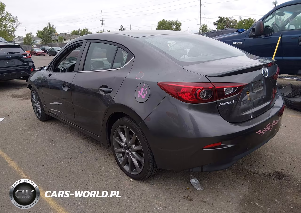 2018 Mazda Mazda3 Touring VIN:3MZBN1V36JM252432 - 3