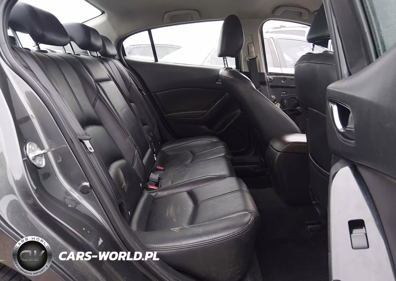 2018 Mazda Mazda3 Touring VIN:3MZBN1V36JM252432 - 8